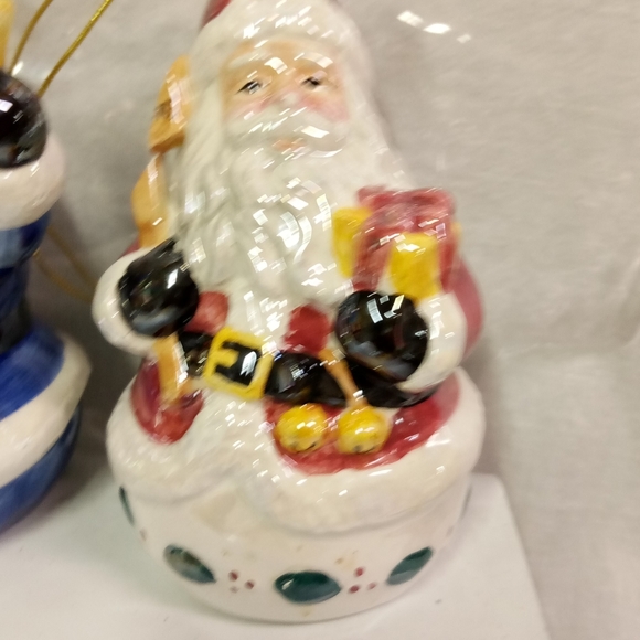 Set of 4 Christmas Santa Claus Ornaments Glossy Ceramic Pottery - Picture 4 of 9